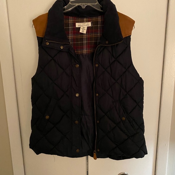 Vest - Picture 3 of 5